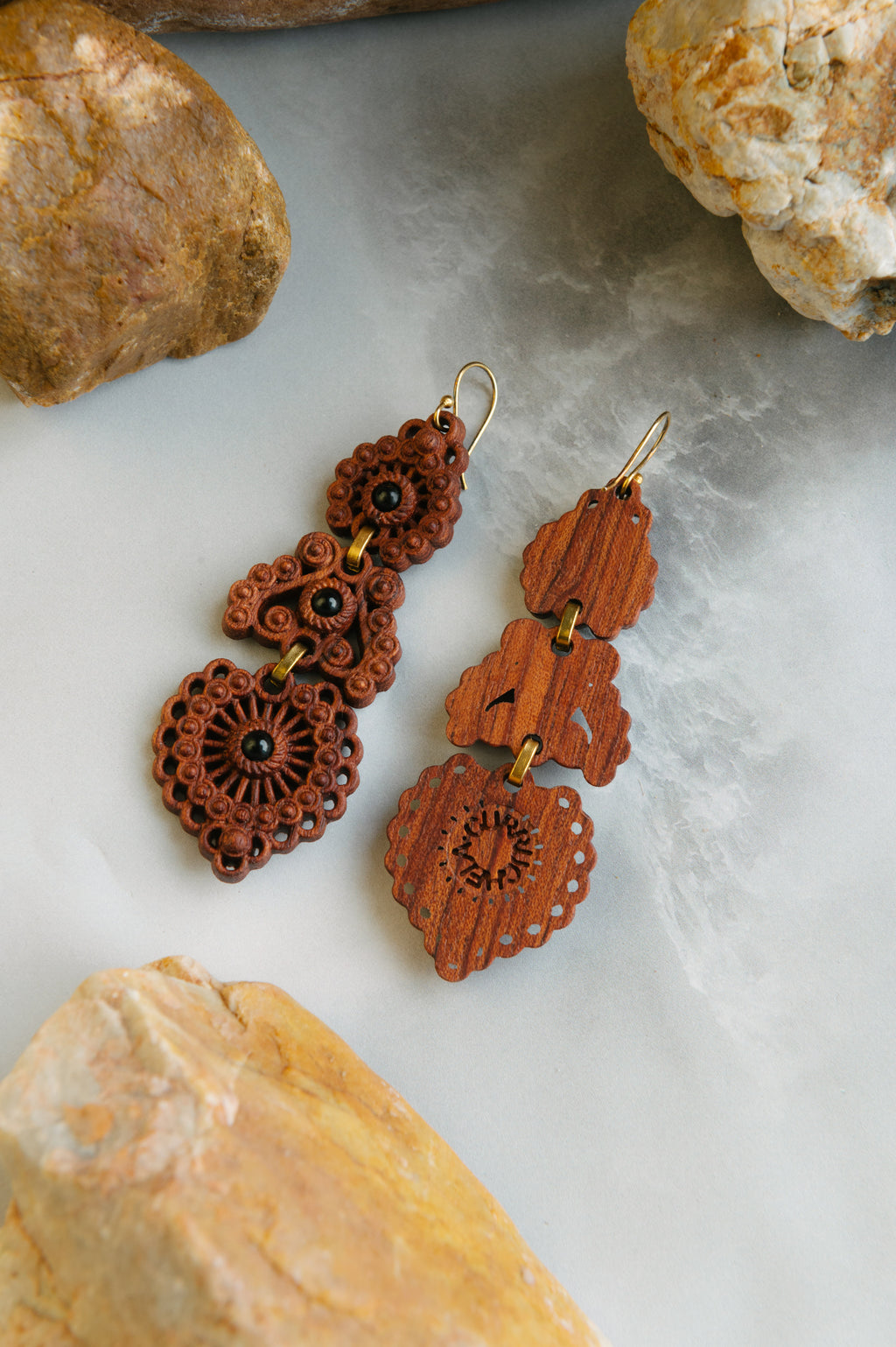Pendientes Grao d’Amora – Bubinga con piedra