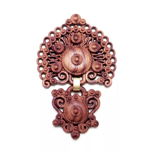 Colgante galápago de madera inspirado en la joyería tradicional gallega llamado sapo grande tradicional galego de dous corpos de madeira