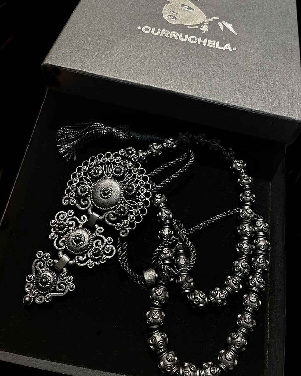 Collar de cuentas de Viana y Sapo Mayorde ébano